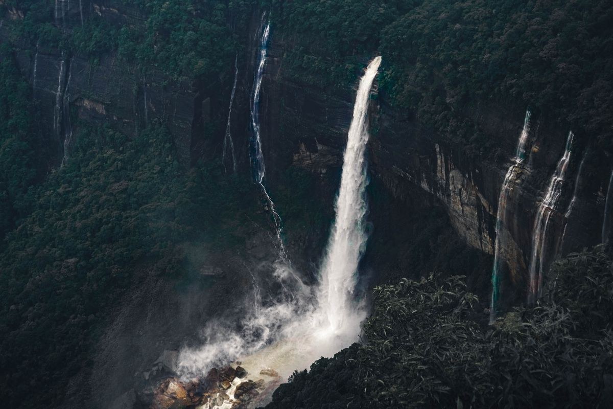 Meghalaya Tour Package 4 Days 3 Nights | Shillong, Cherrapunji & Dawki