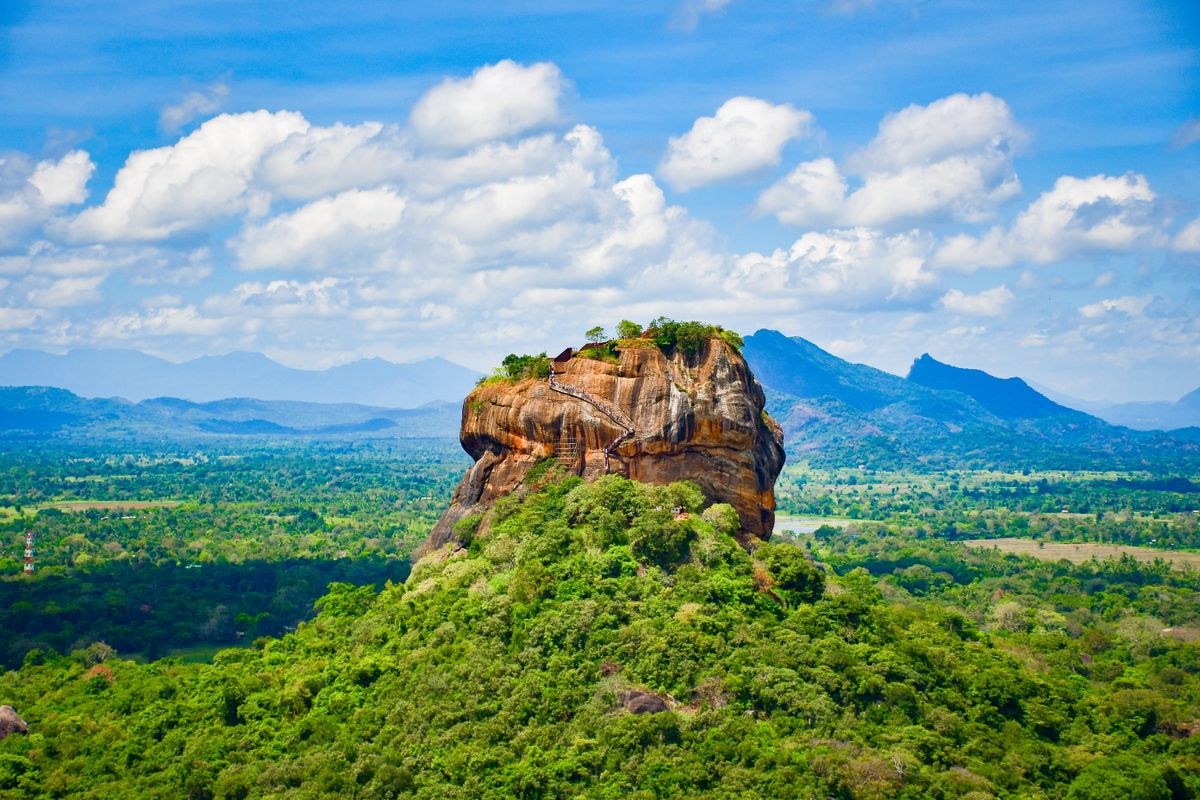 Sri Lanka Tour Package | Sigiriya, Kandy, Nuwara Eliya & Bentota